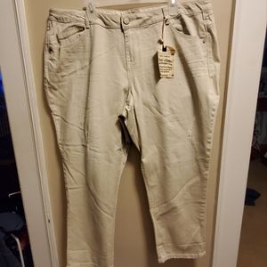 NWT Democracy Destressed Cream/Tan Jeans. Woman's size 20W.